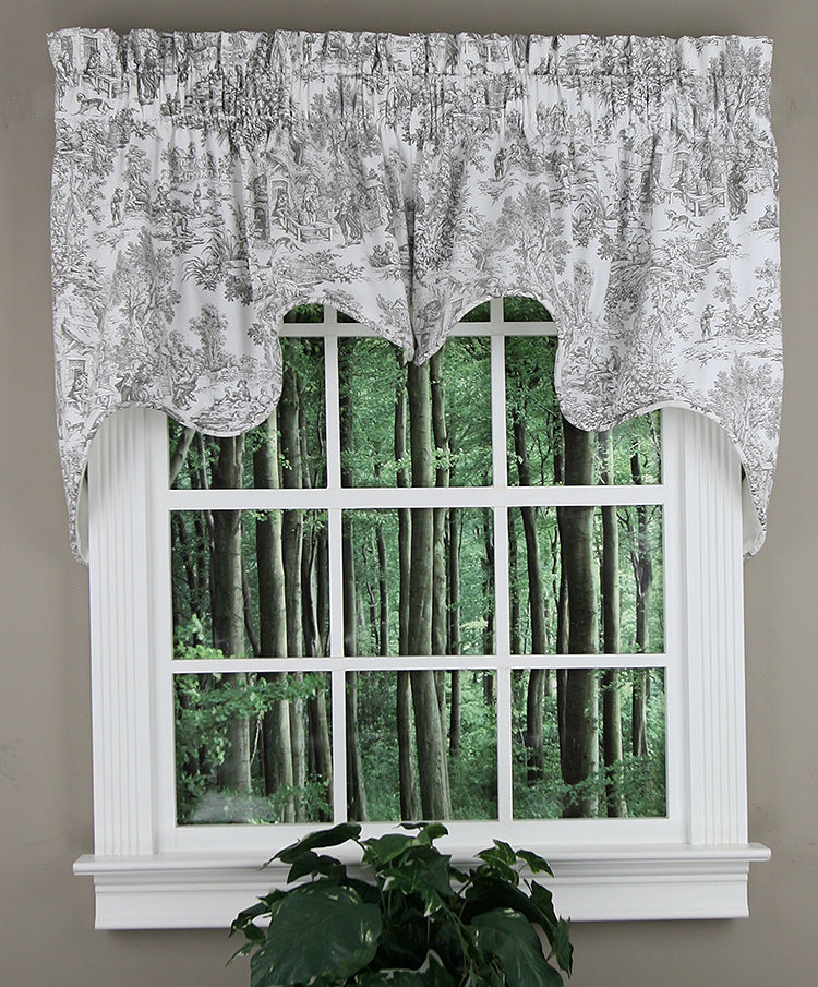 Victoria Park, 66"W X 28"L Lined Empress Valance