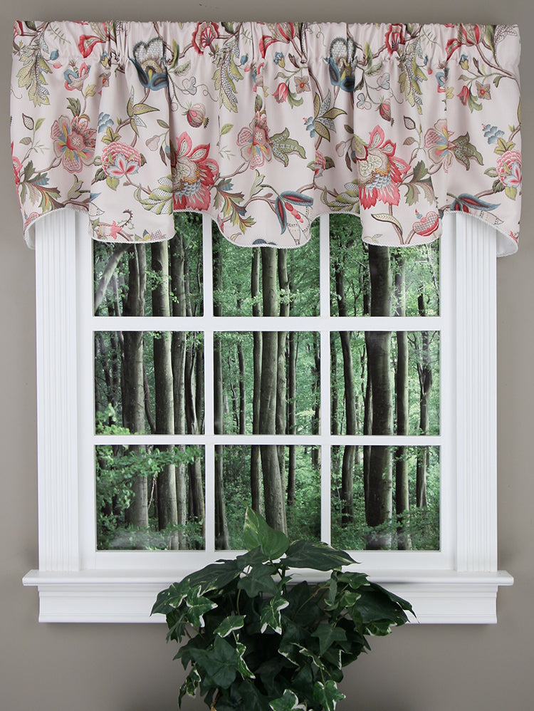 Brissac Scalloped Valance