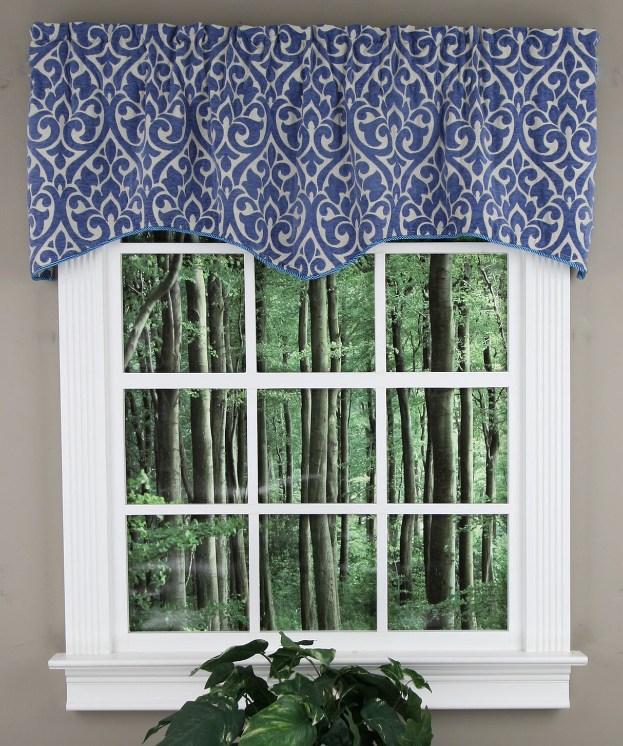 Bryce Scalloped Valance