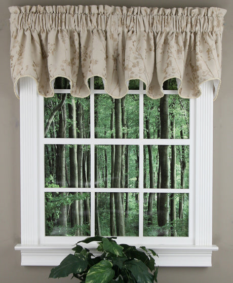 Meadow Lined Scalloped Valance