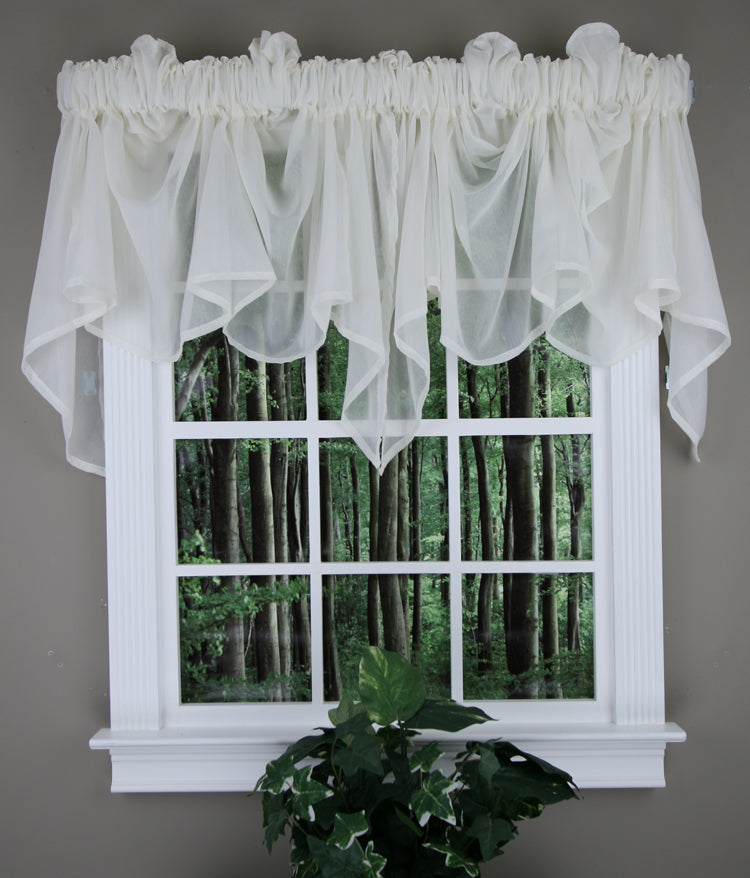 Splendor Batiste Festoon Valance