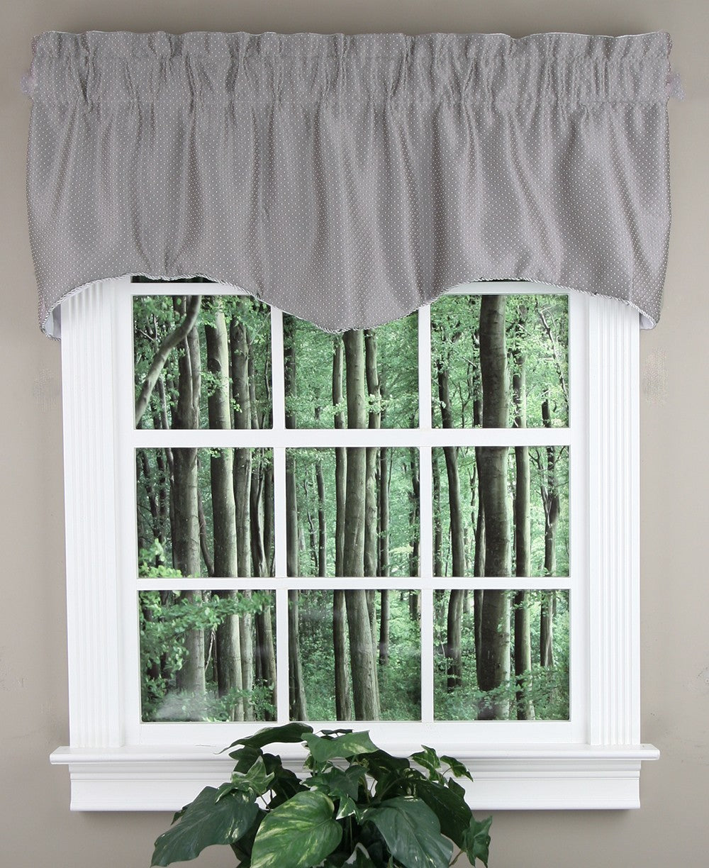 Kai Lined Scalloped Valance