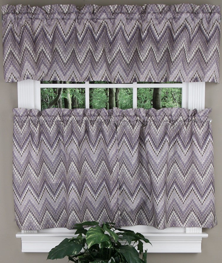 Avery Valance & Tier Set