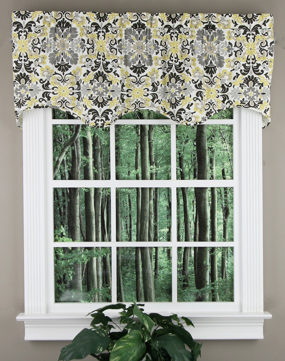 Folk Damask Lined Scalloped Valance