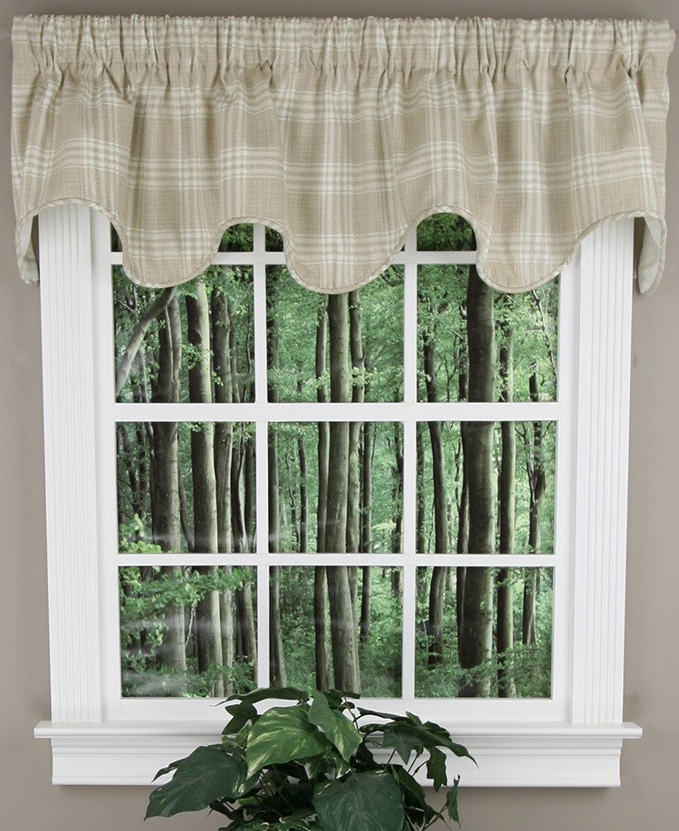 Barlett Plaid Lined Scalloped Valance