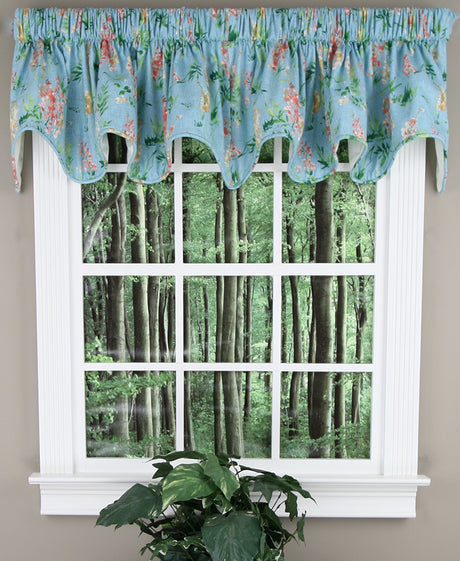 Wisteria Lined Scalloped Valance